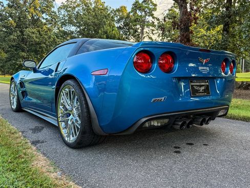 Used 2009 Chevrolet Corvette ZR1 w/ Preferred Equipment Group RWD image 24