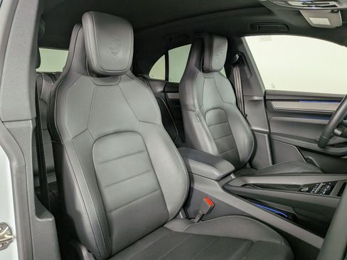 Certified 2025 Porsche Macan 4 Electric AWD/4WD image 22