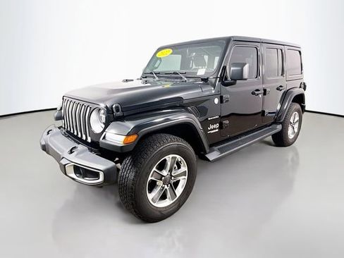 Used 2022 Jeep Wrangler Unlimited Sahara w/ LED Lighting Group AWD/4WD image 3