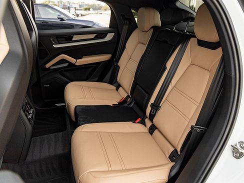 New 2026 Porsche Cayenne Coupe image 34