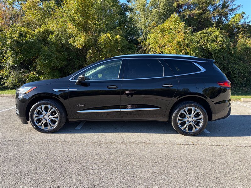 Used 2019 Buick Enclave Avenir w/ Avenir Technology Package AWD/4WD image 2