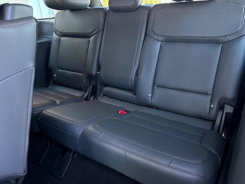 Used 2025 Ford Expedition Active image 17