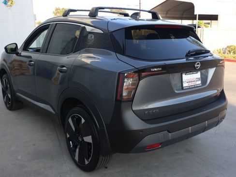 New 2025 Nissan Kicks SR image 6