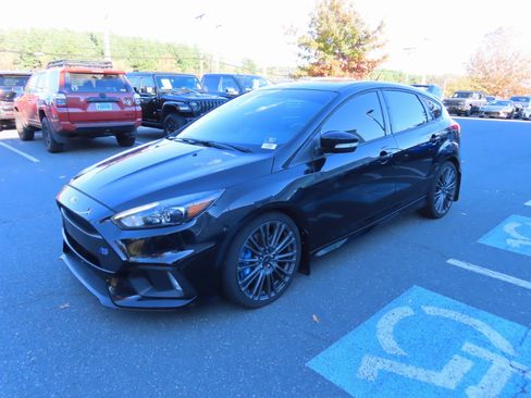 Used 2017 Ford Focus RS image 3