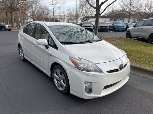 Used 2011 Toyota Prius Five image 1