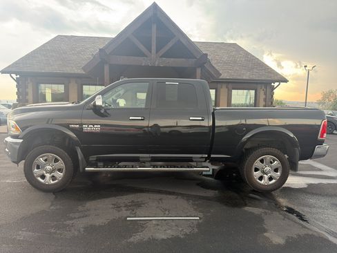 Used 2018 RAM 2500 Laramie AWD/4WD image 1