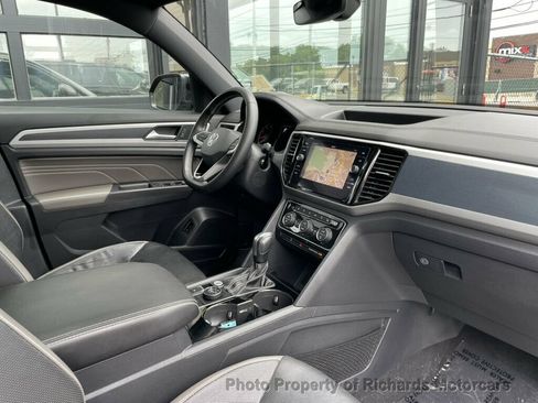 Used 2021 Volkswagen Atlas Cross Sport SEL AWD/4WD image 17