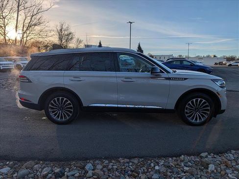 Certified 2023 Lincoln Aviator Reserve w/ Equipment Group 201A image 6