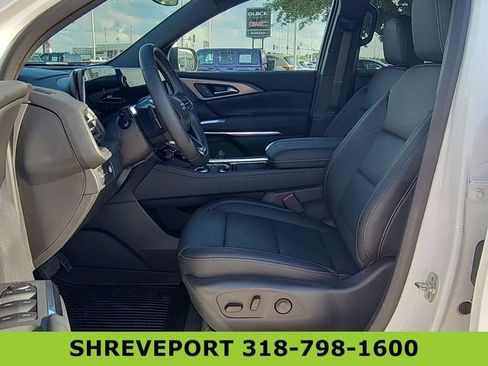 Certified 2025 Chevrolet Traverse LT w/ Midnight/Sport Edition FWD image 19