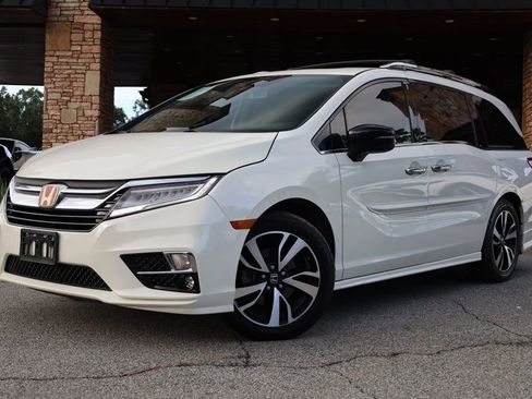 Used 2018 Honda Odyssey Elite image 2