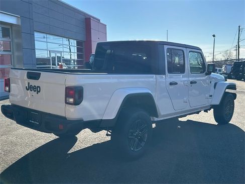 New 2026 Jeep Gladiator Sport image 4