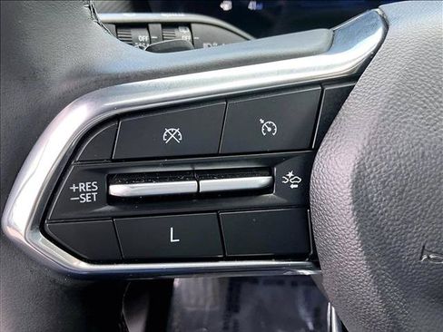 Used 2025 Chevrolet Equinox LT FWD image 19