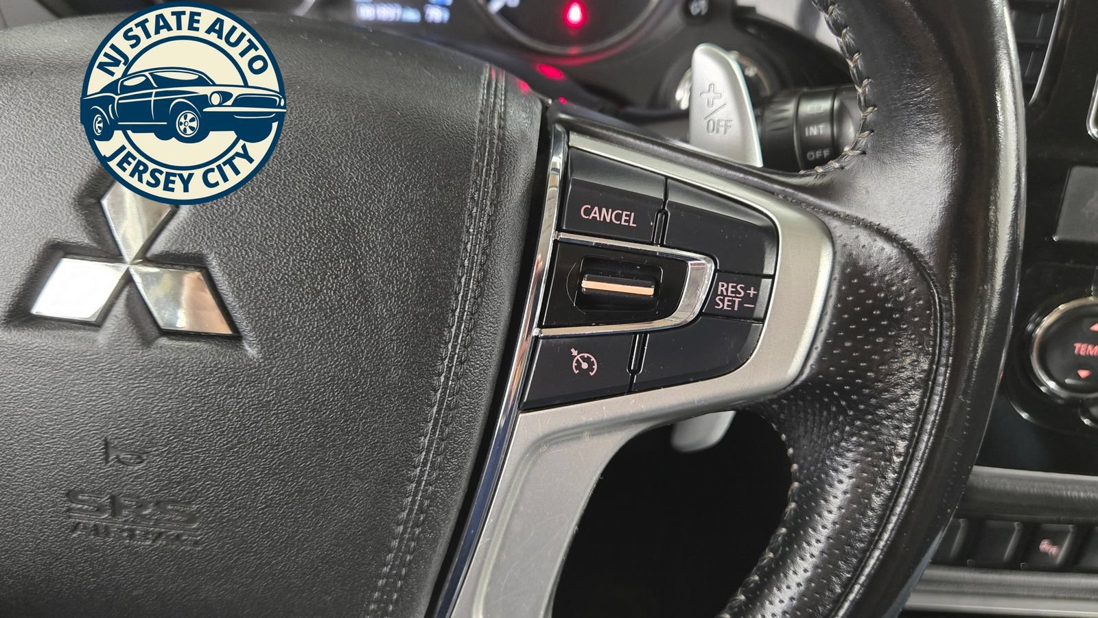 Used 2018 Mitsubishi Outlander SEL AWD/4WD image 14