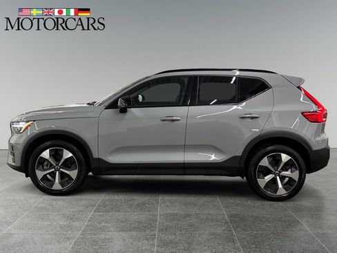 Certified 2024 Volvo XC40 B5 Plus w/ Climate Package AWD/4WD image 6