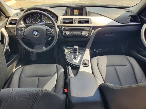 Used 2018 BMW 320i Sedan image 9