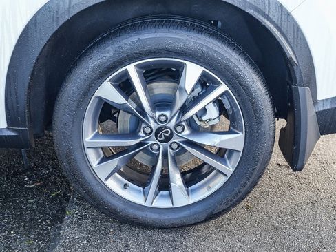 Certified 2025 INFINITI QX60 Luxe image 10