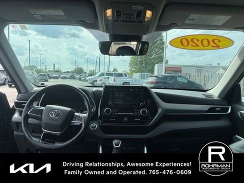 Used 2020 Toyota Highlander XLE image 10
