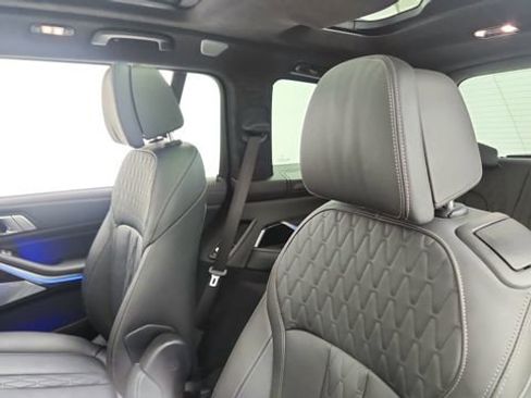 Used 2024 BMW X7 xDrive40i w/ Executive Package image 34
