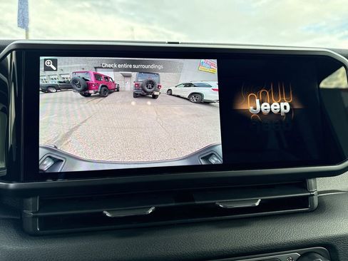 New 2025 Jeep Gladiator Willys image 21