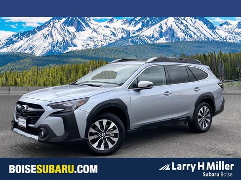 Used 2025 Subaru Outback Touring image 1