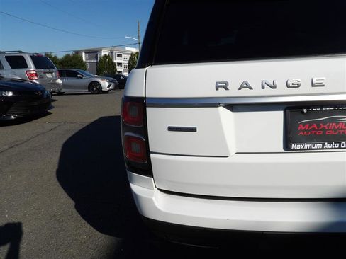 Used 2018 Land Rover Range Rover Supercharged image 11