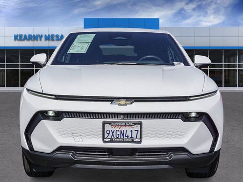 Used 2026 Chevrolet Equinox EV LT FWD image 2