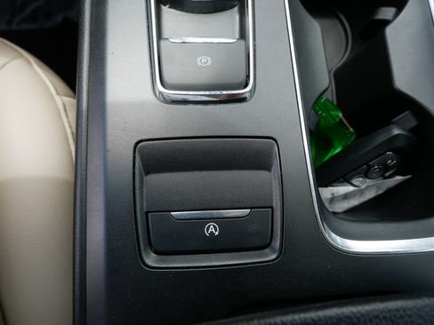 Used 2019 Ford Fusion SEL FWD image 32
