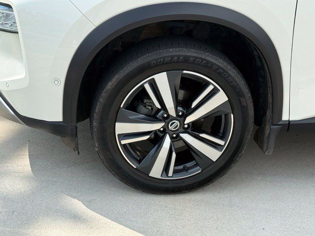Used 2021 Nissan Rogue Platinum AWD/4WD image 4