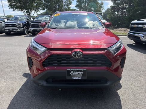 Used 2025 Toyota RAV4 XLE AWD/4WD image 3