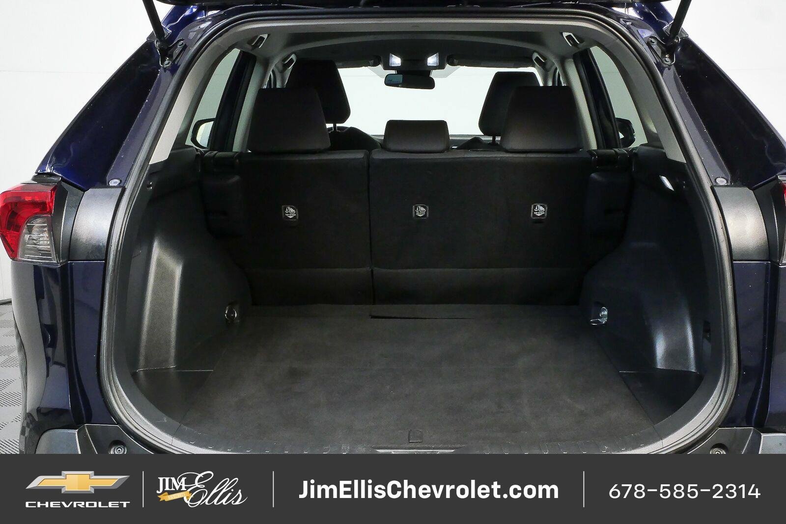 Used 2024 Toyota RAV4 XLE FWD image 30