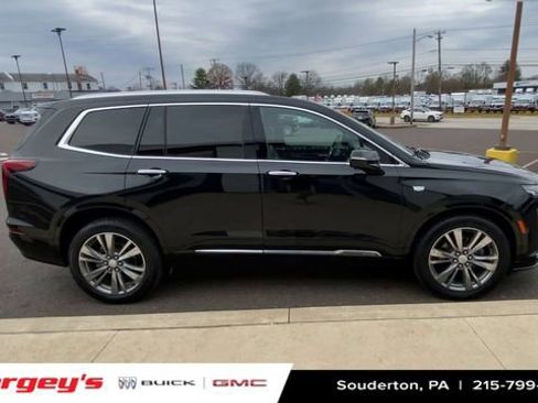 Used 2021 Cadillac XT6 Premium Luxury image 11