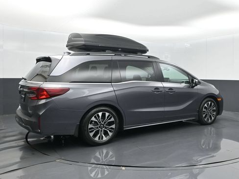 Used 2026 Honda Odyssey Elite image 8