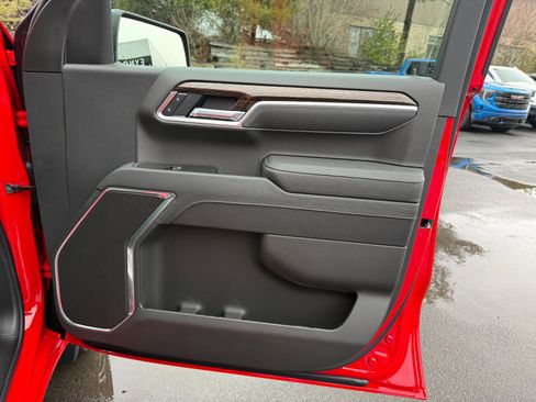 New 2026 GMC Sierra 1500 SLE image 22