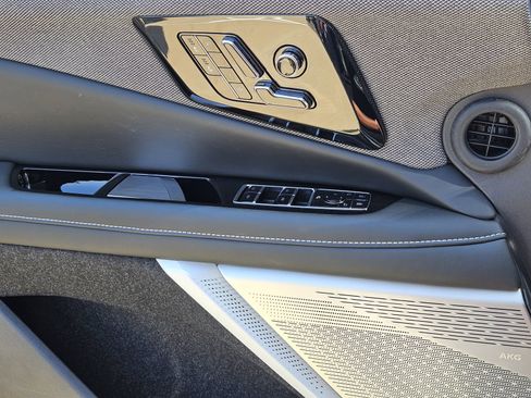 New 2025 Cadillac Optiq Luxury 1 image 21