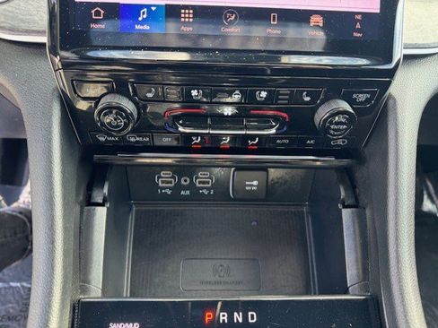 Used 2024 Jeep Grand Cherokee L Limited w/ Luxury Tech Group II image 22