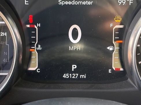 Used 2023 Jeep Wrangler Unlimited Rubicon AWD/4WD image 11