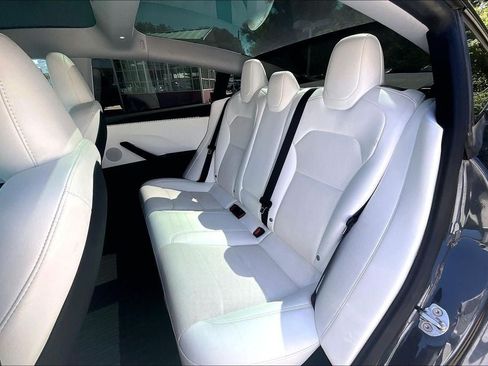 Used 2024 Tesla Model 3 Standard Range RWD image 18