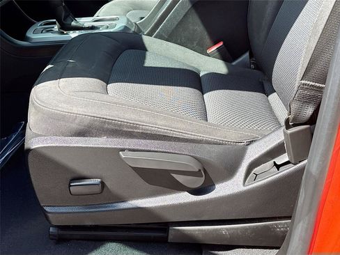 Used 2019 Chevrolet Colorado LT RWD image 18