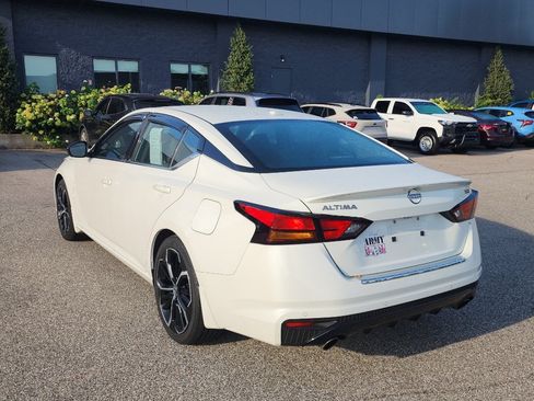 Used 2023 Nissan Altima 2.5 SR w/ SR Premium Package FWD image 5