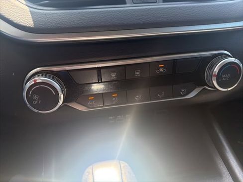 Used 2022 Nissan Altima 2.5 SR FWD image 15