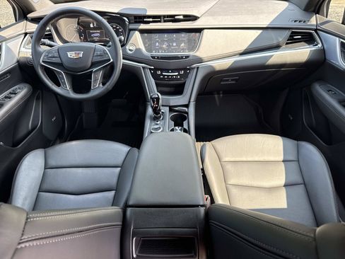 Used 2025 Cadillac XT5 Premium Luxury w/ LPO, Floor Liner Package FWD image 29