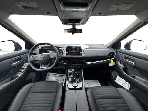 New 2026 Nissan Rogue SV AWD/4WD image 10