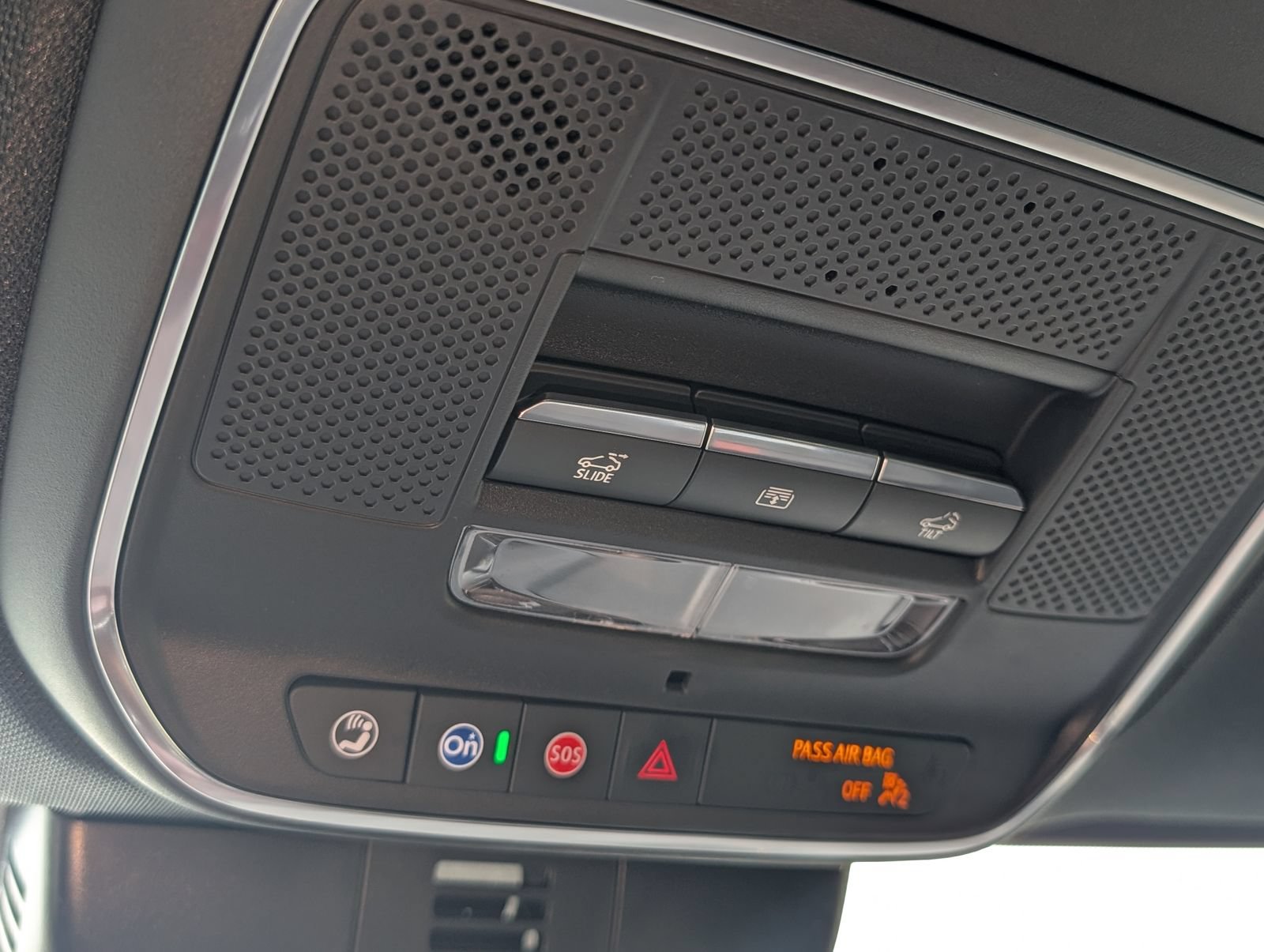 New 2026 Chevrolet Traverse RS w/ LPO, Floor Liner Package FWD image 23