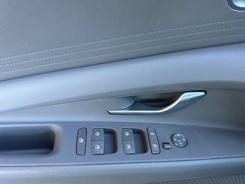 Certified 2025 Hyundai Elantra Hybrid FWD image 13