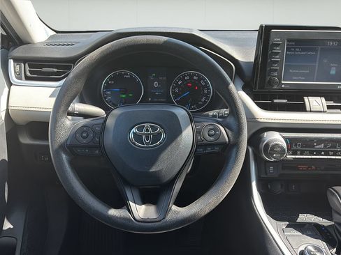 Used 2022 Toyota RAV4 XLE AWD/4WD image 21