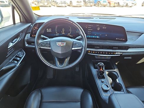 Used 2024 Cadillac XT4 Premium Luxury image 8