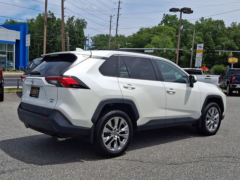 Used 2021 Toyota RAV4 XLE Premium AWD/4WD image 6