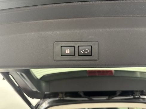 Used 2023 Subaru Ascent Limited AWD/4WD image 35