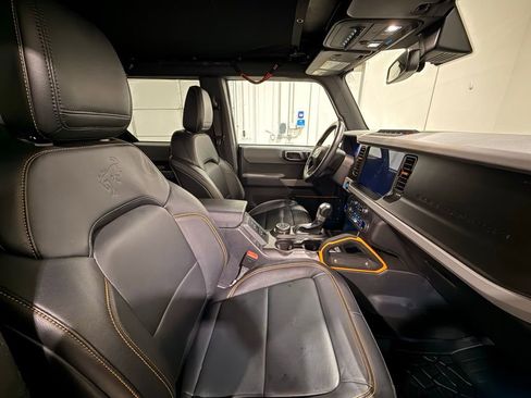 Used 2023 Ford Bronco Badlands image 30