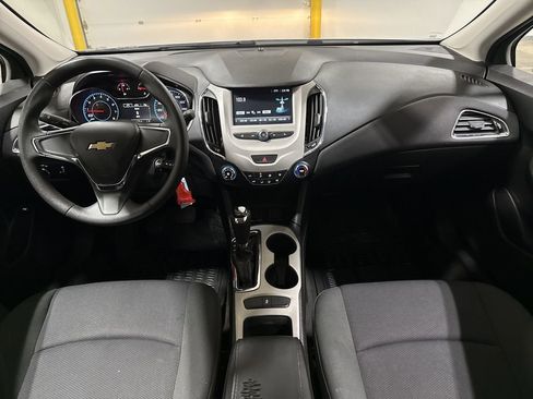 Used 2017 Chevrolet Cruze LS FWD image 10